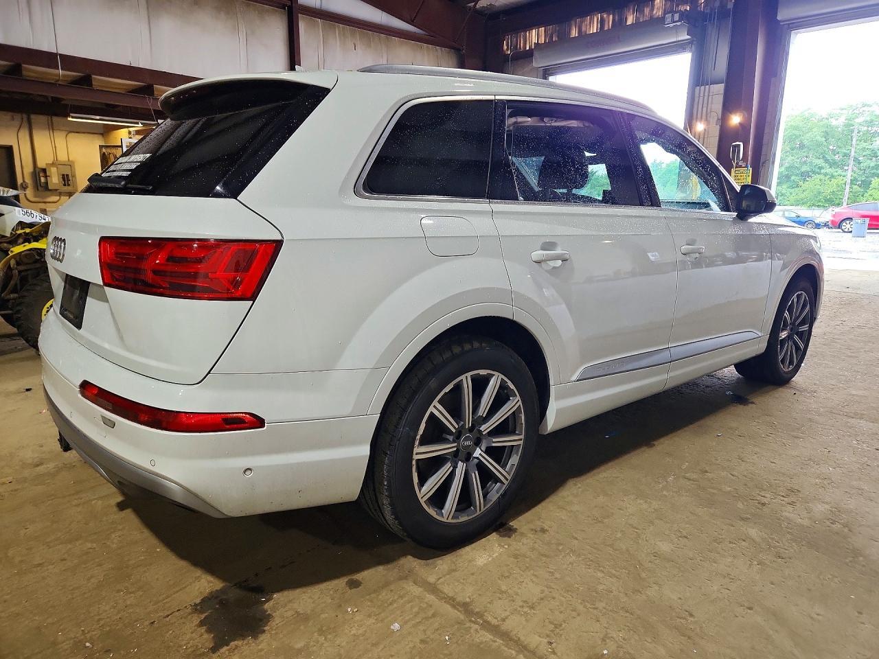 2019 Audi Q7 Premium Plus - Image 3