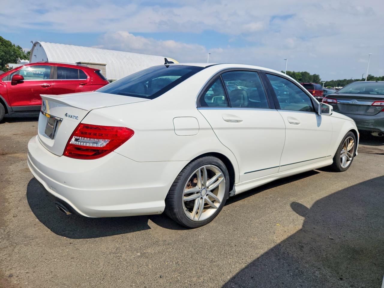 2014 Mercedes-Benz C 300 4Matic - Image 3