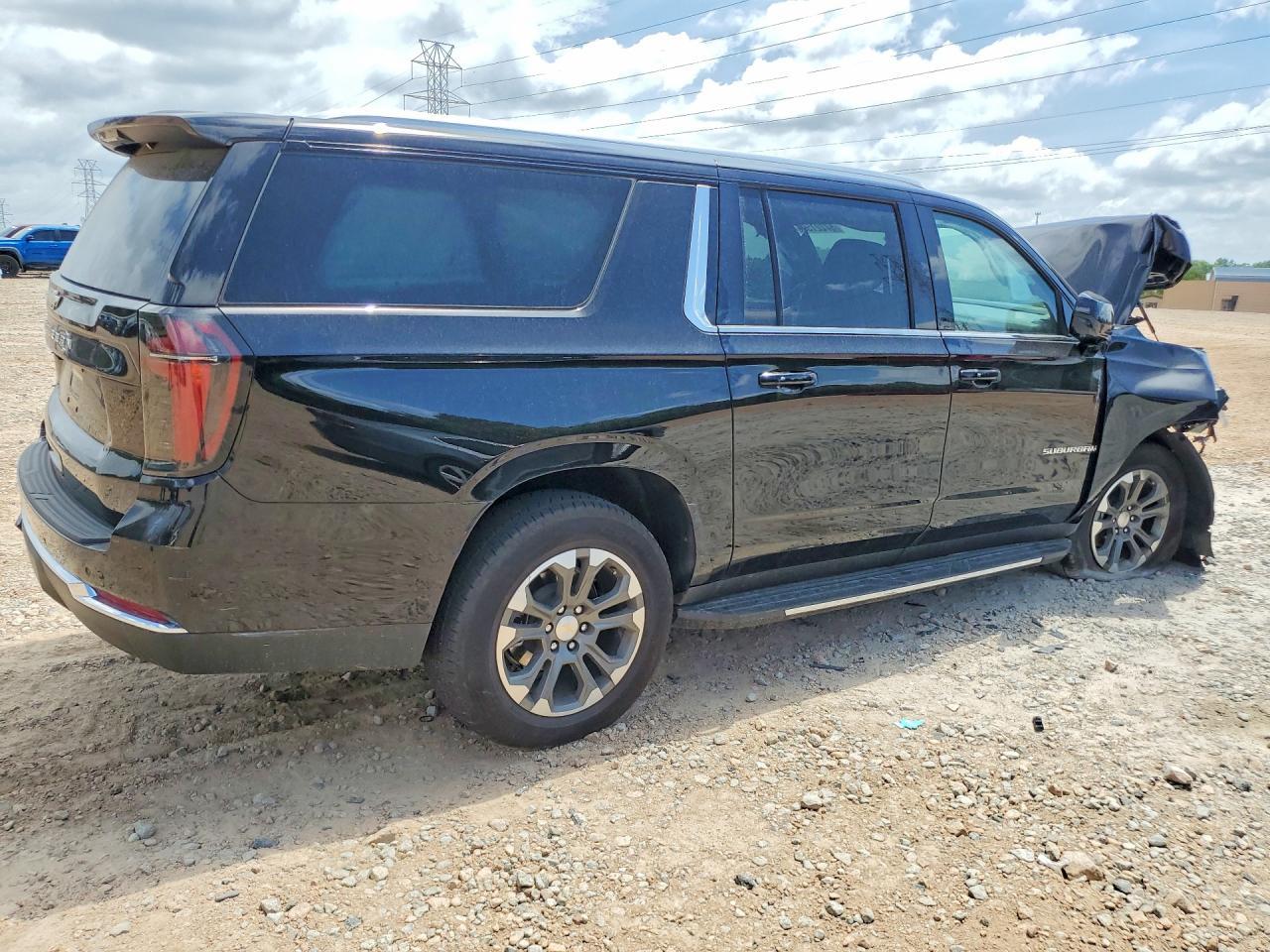2025 Chevrolet Suburban K1500 Ls - Image 3