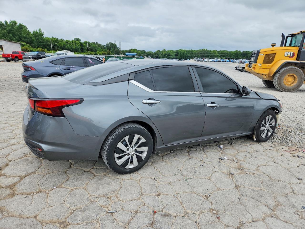 2020 Nissan Altima S - Фото 3