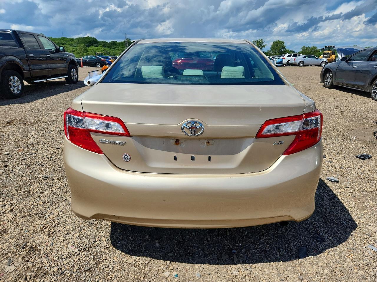 2012 Toyota Camry Le - Фото 6