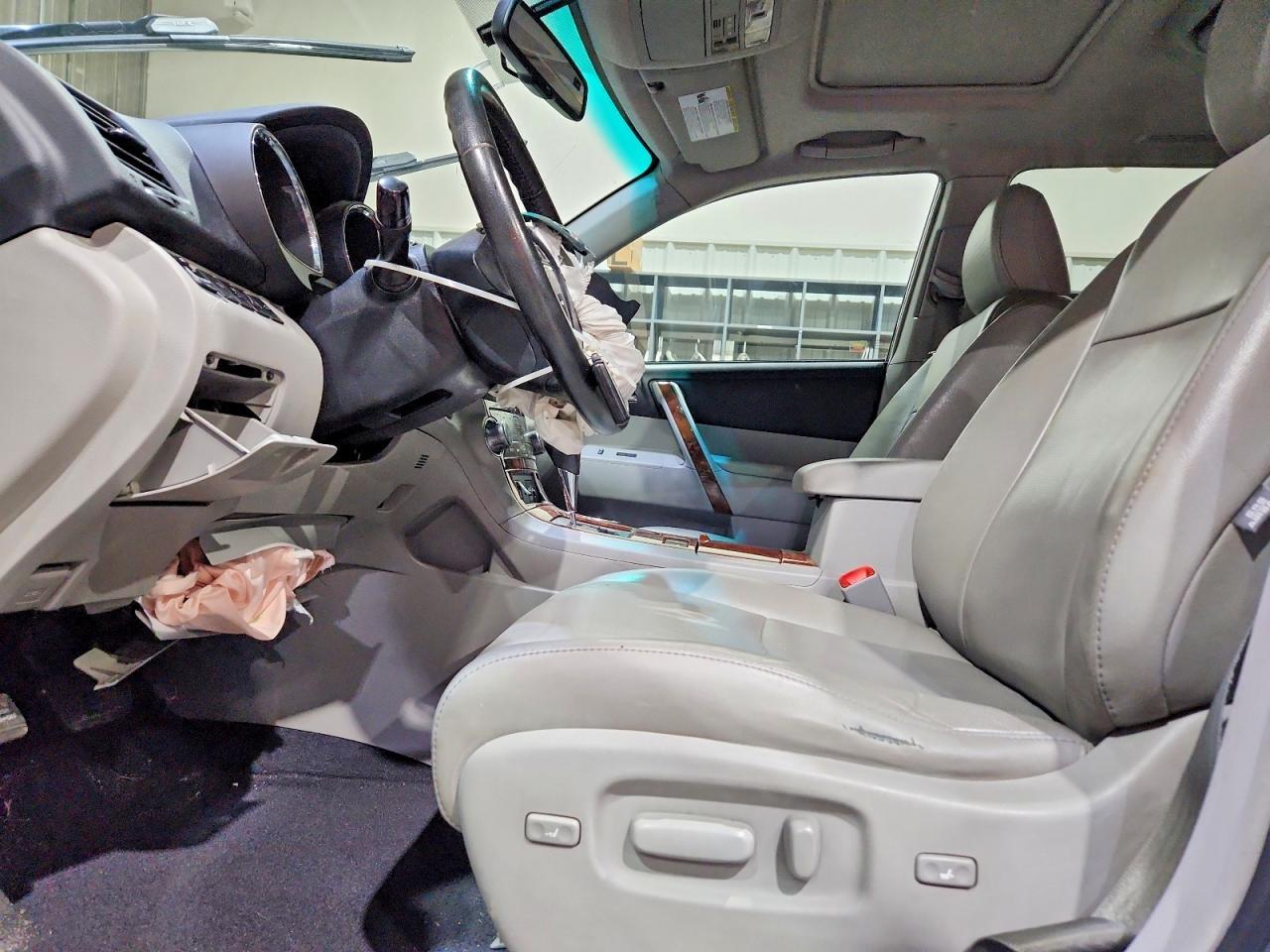 2012 Toyota Highlander Limited - Image 7