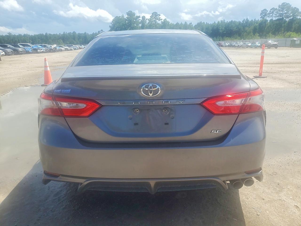 2018 Toyota Camry Se - Image 6