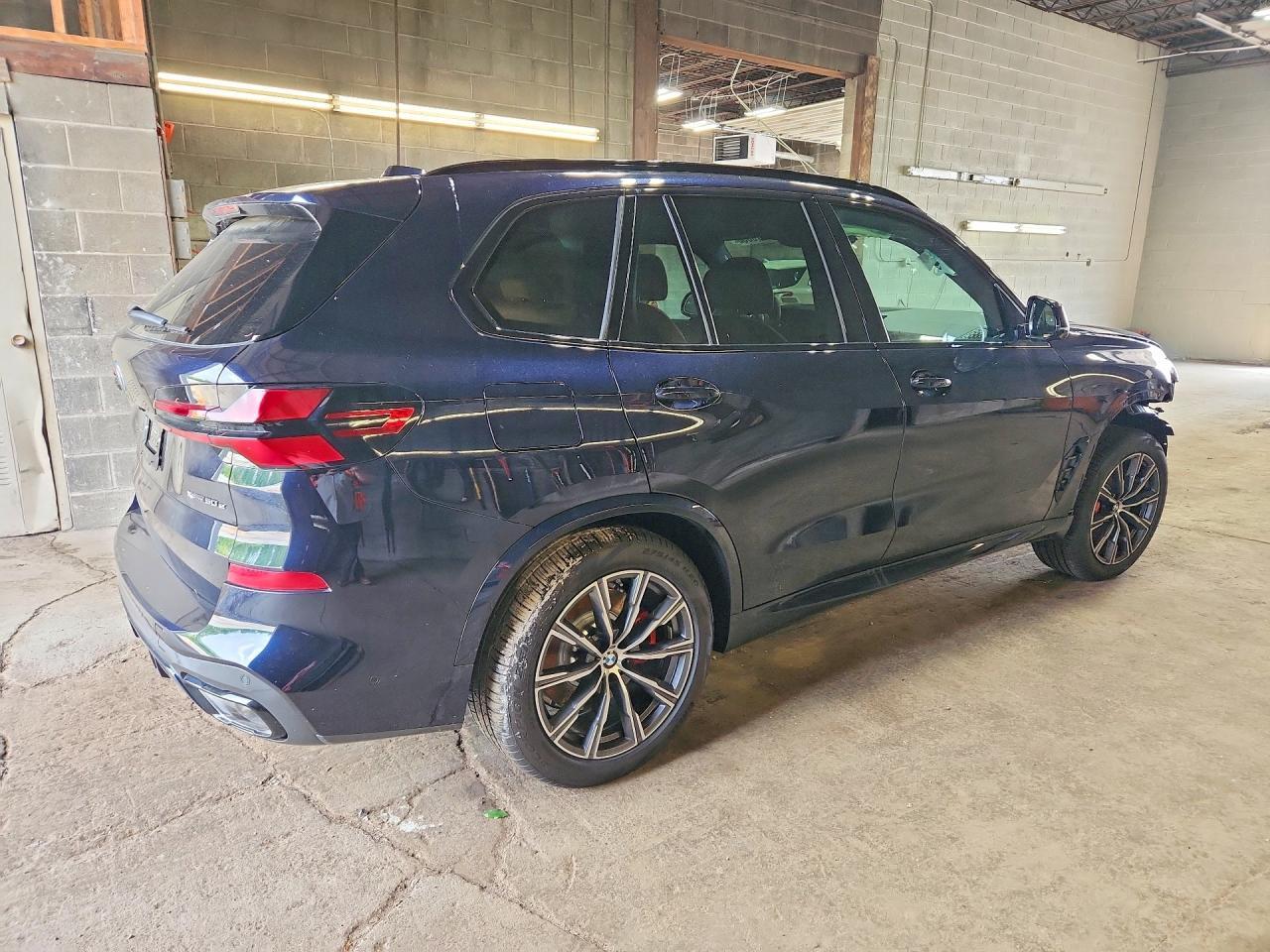 2026 BMW X5 xDrive50E - Фото 3