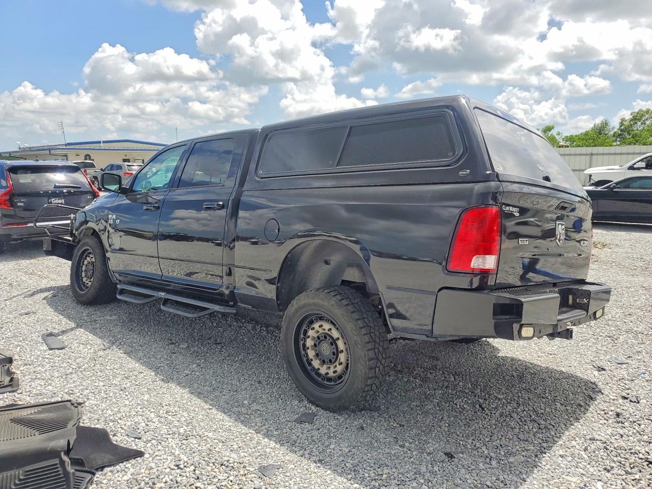 2020 Ram 1500 Classic Slt - Image 2