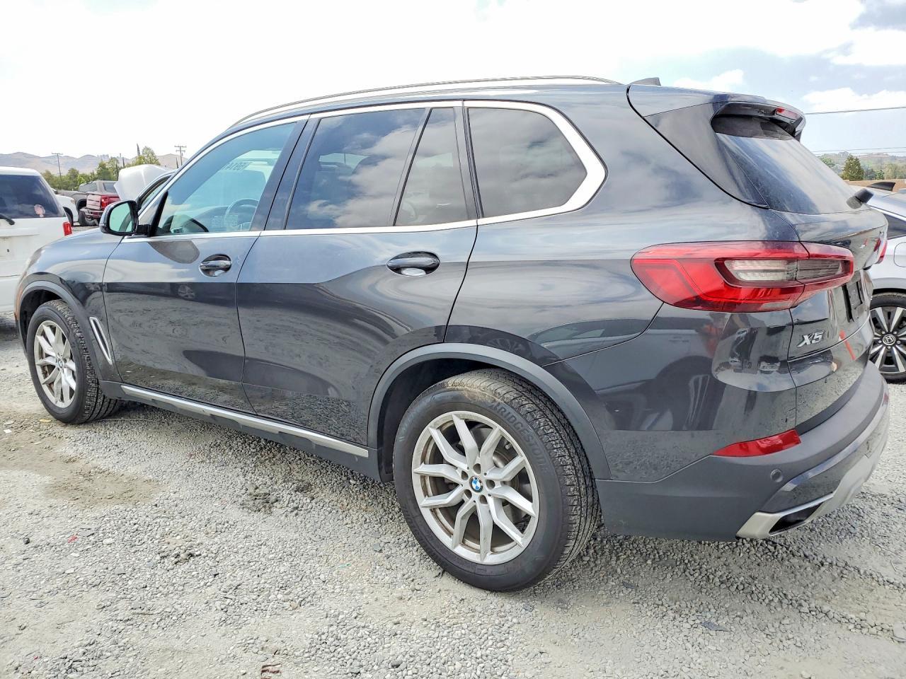2020 BMW X5 Sdrive 40I - Фото 2