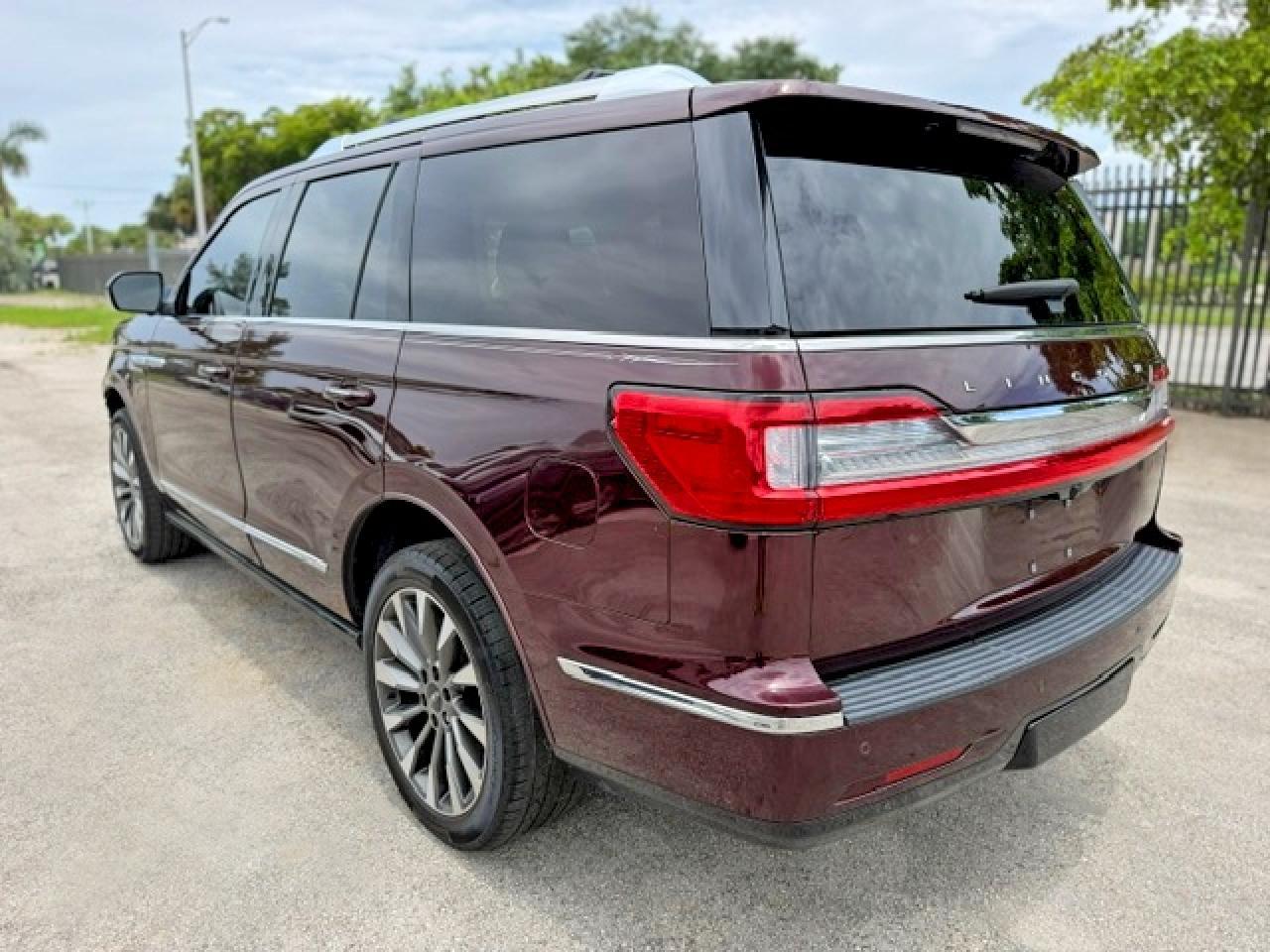 2021 Lincoln Navigator Reserve - Фото 2