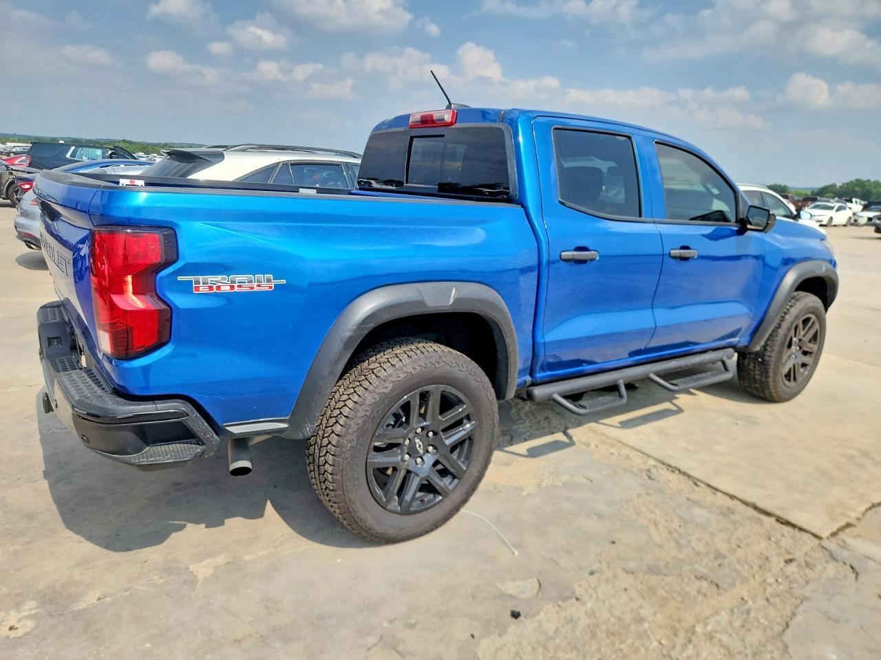 2023 Chevrolet Colorado Trail Boss - Фото 3