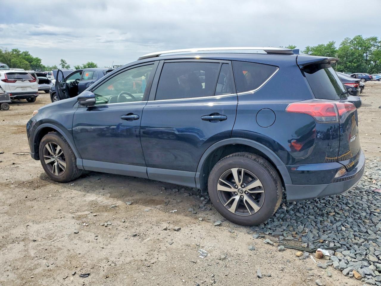 2018 Toyota Rav4 Xle - Фото 2