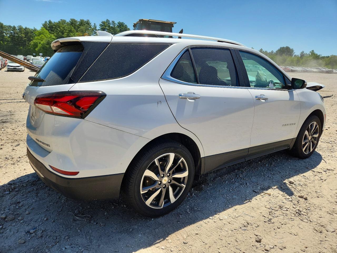 2022 Chevrolet Equinox Premier - Image 3