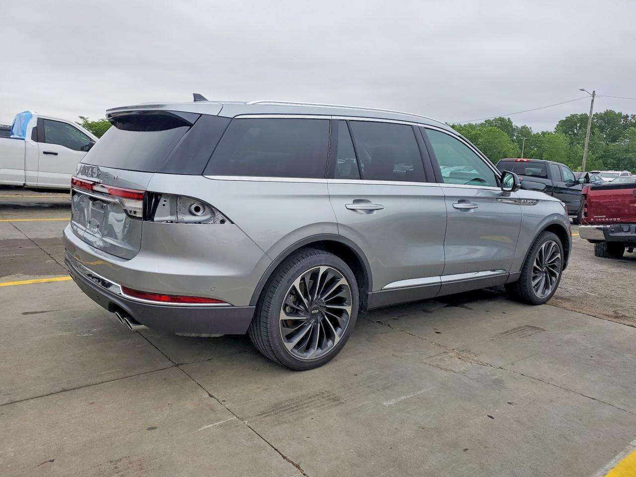 2023 Lincoln Aviator Reserve - Image 3