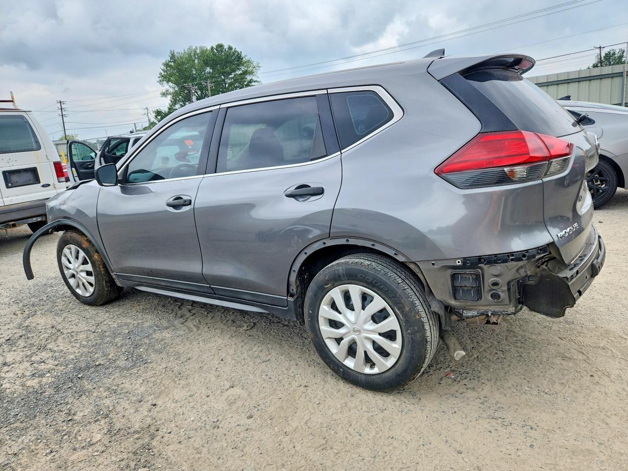 2017 Nissan Rogue S - Фото 2