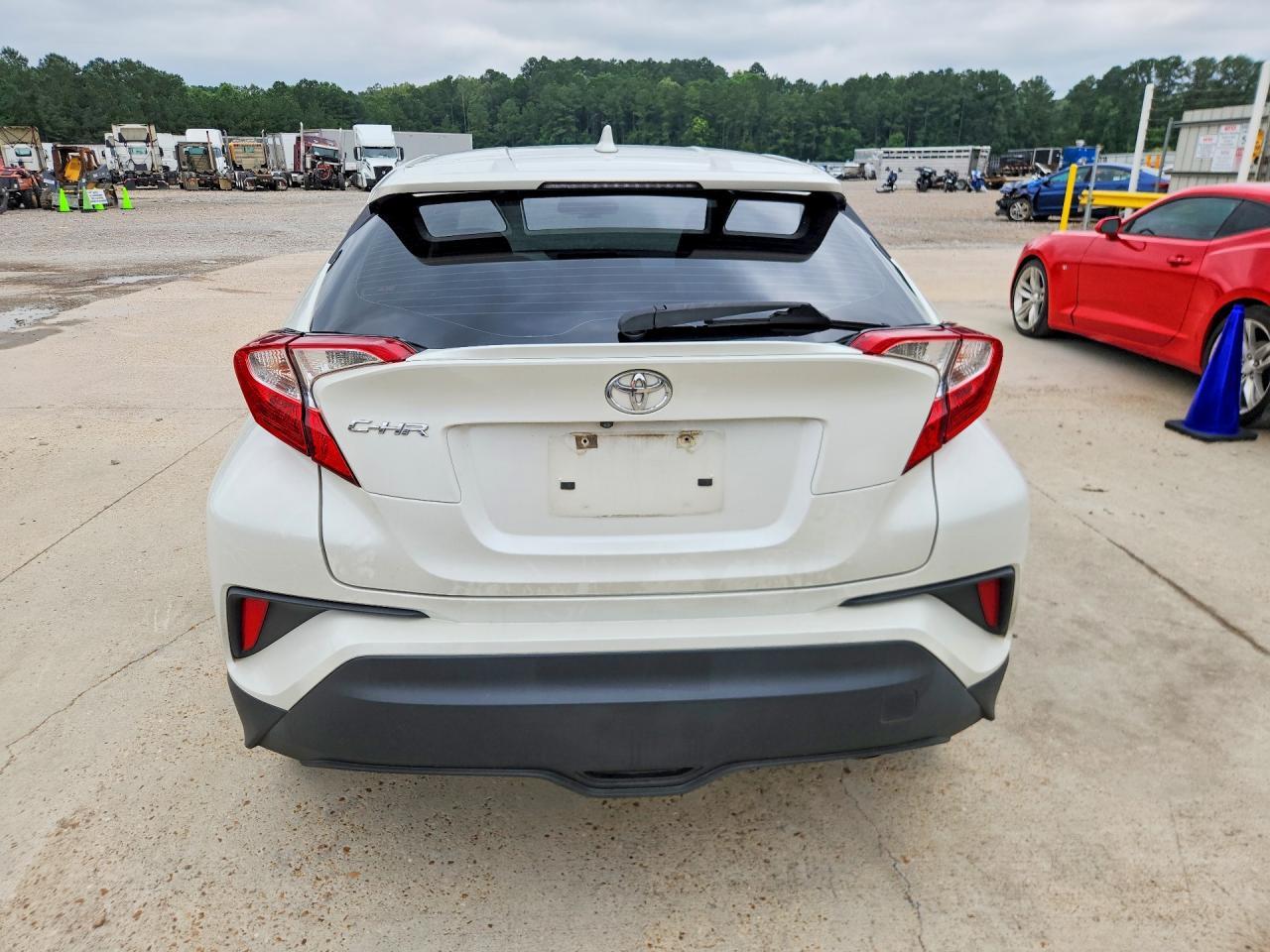 2018 Toyota C-Hr Xle - Image 6