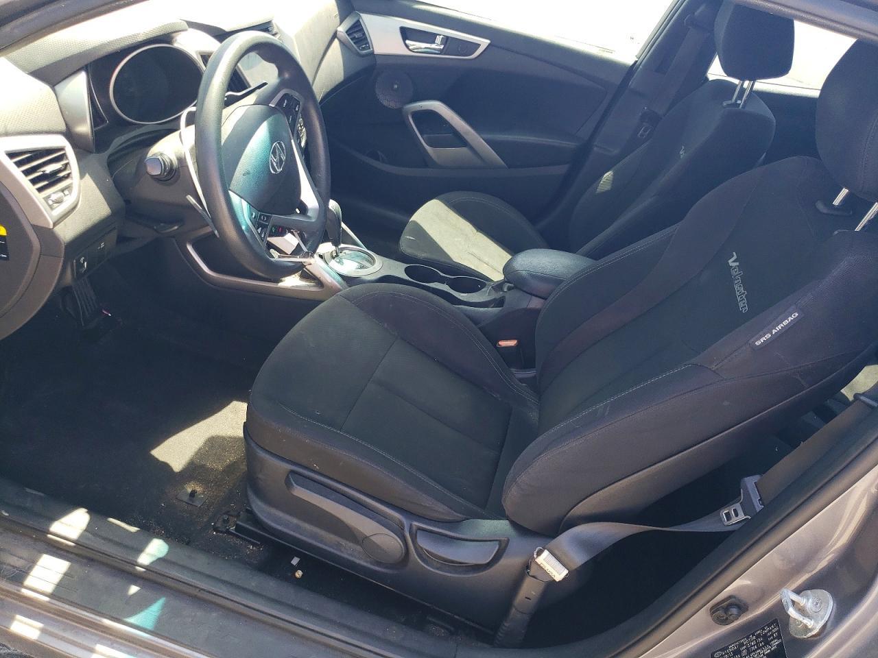 2014 Hyundai Veloster Base - Фото 7
