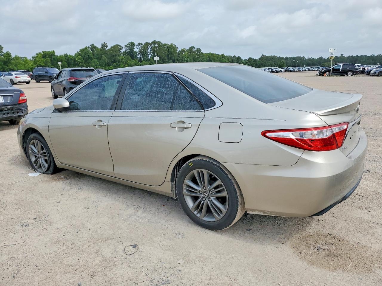 2017 Toyota Camry Se - Image 2