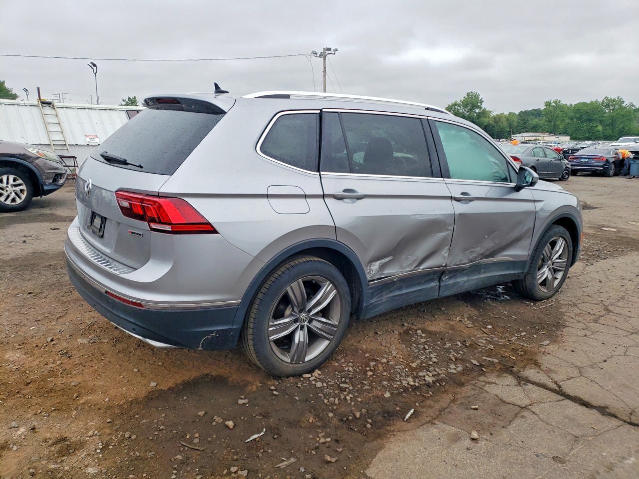 2021 Volkswagen Tiguan Se - Фото 3