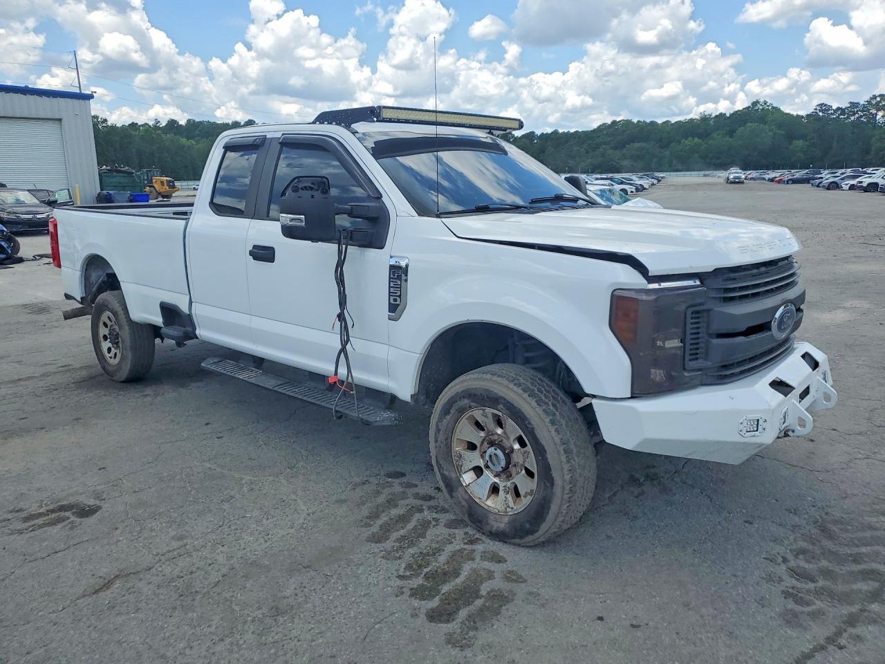 2017 Ford F250 Super Duty - Фото 4