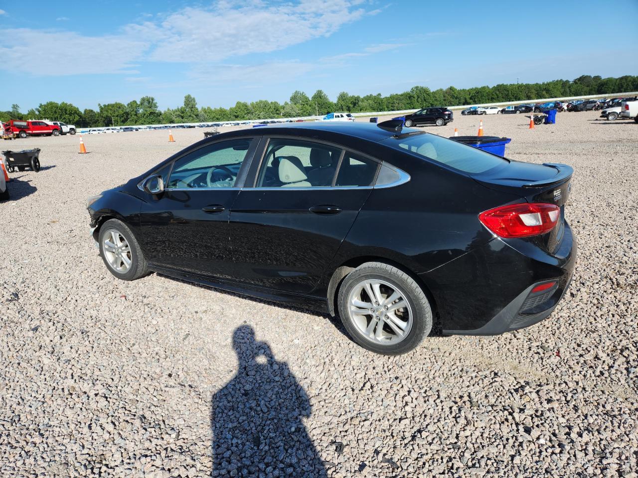 2016 Chevrolet Cruze Lt - Image 2