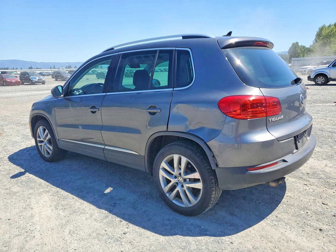 2013 Volkswagen Tiguan S - Image 2