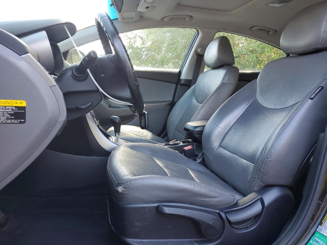2012 Hyundai Elantra Limited - Image 7