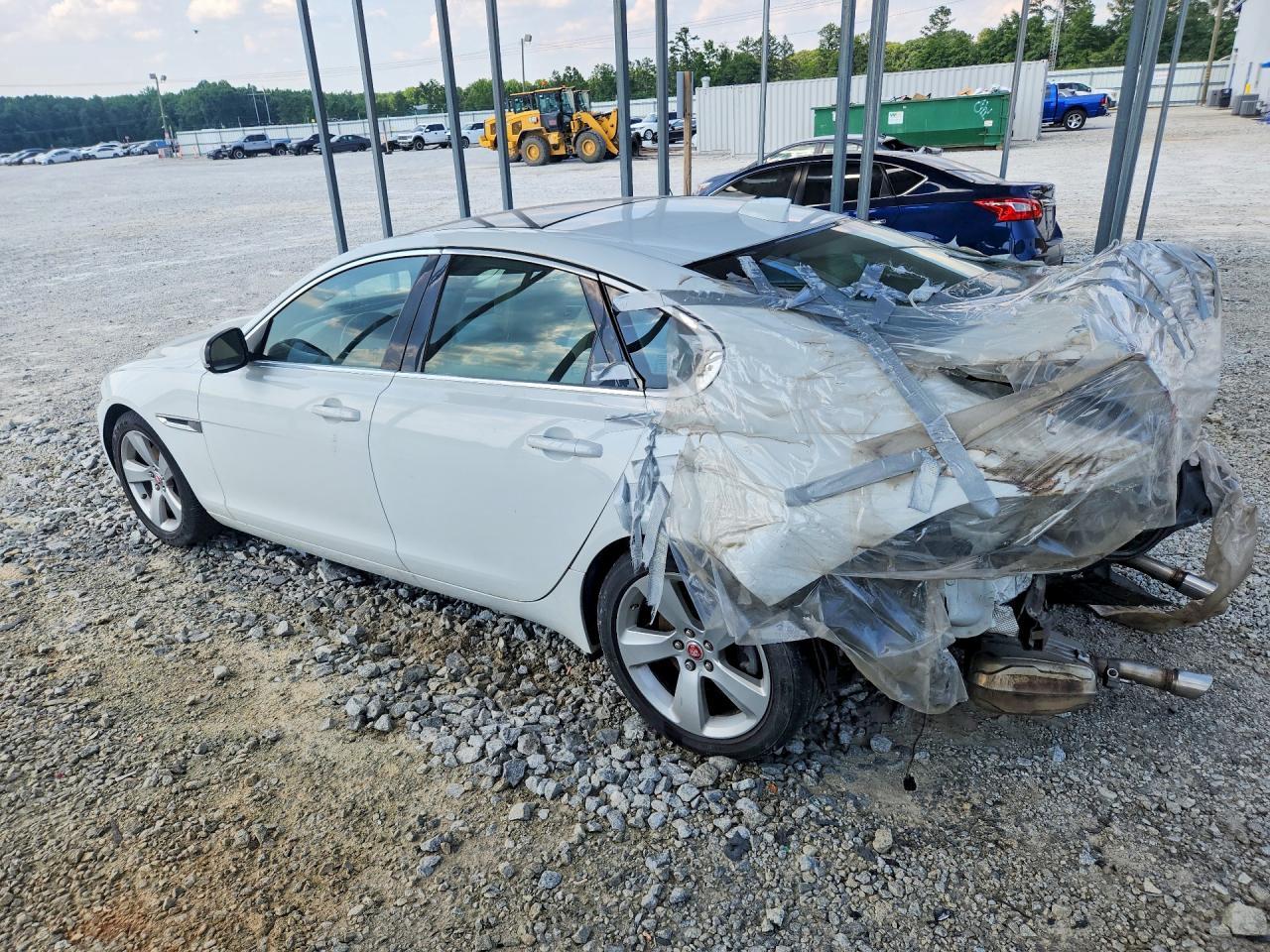2018 Jaguar Xf - Фото 2