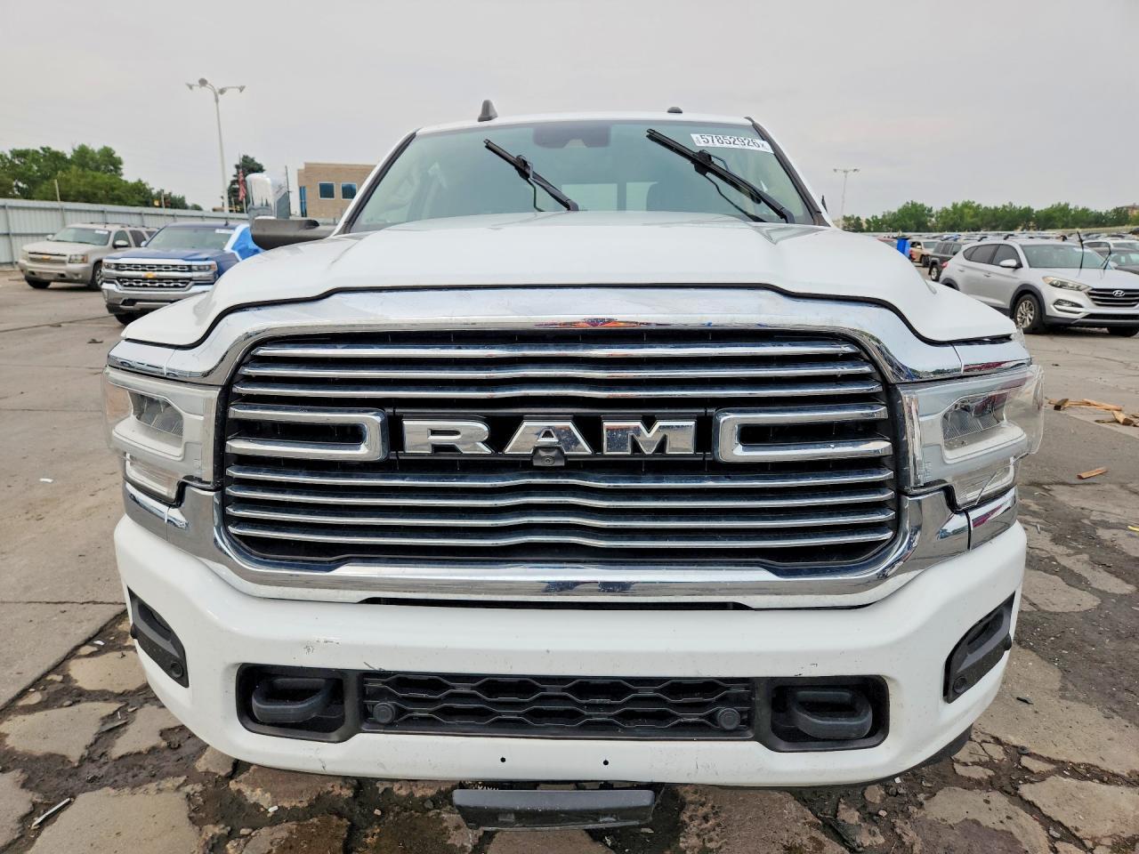 2022 Ram 3500 Laramie - Фото 5