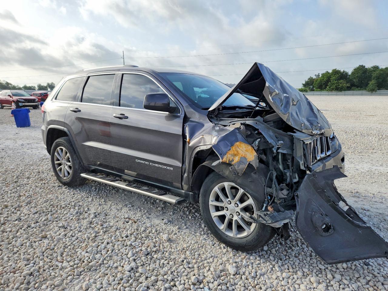 2015 Jeep Grand Cherokee Laredo - Image 4