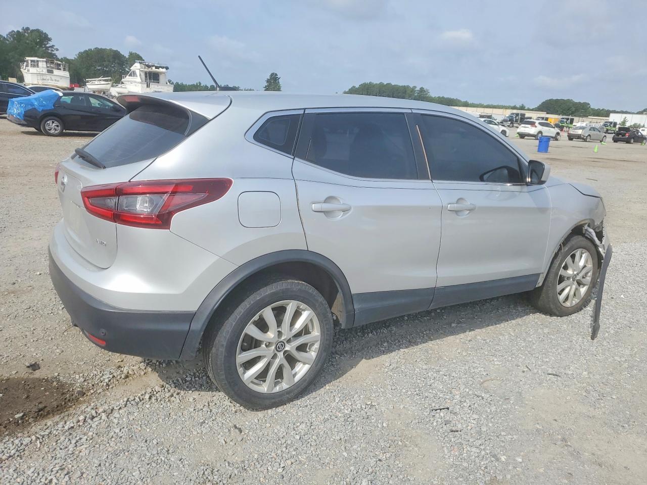 2021 Nissan Rogue Sport S - Фото 3