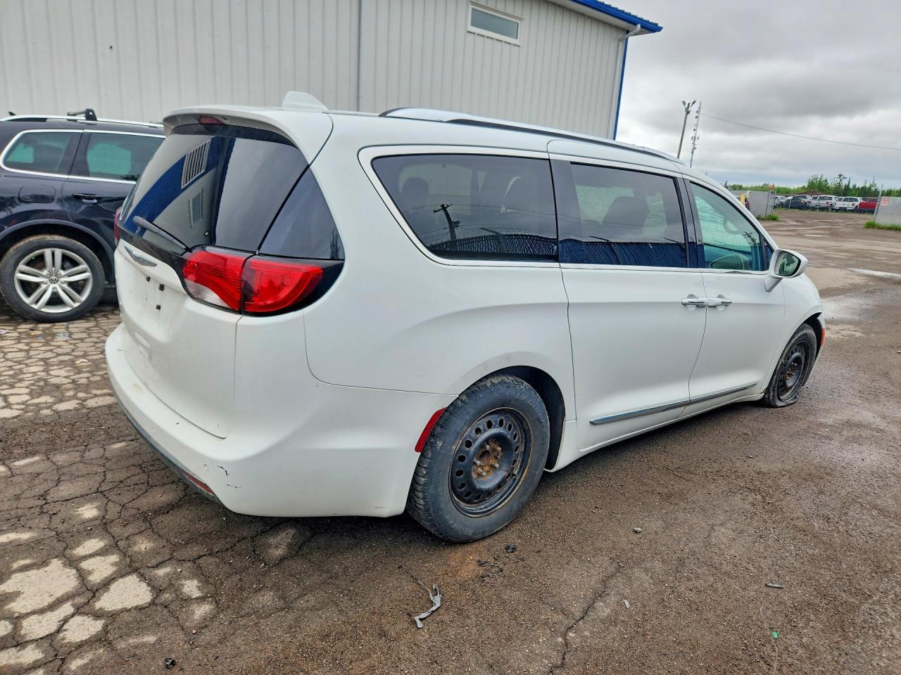 2017 Chrysler Pacifica Touring L Plus - Фото 3