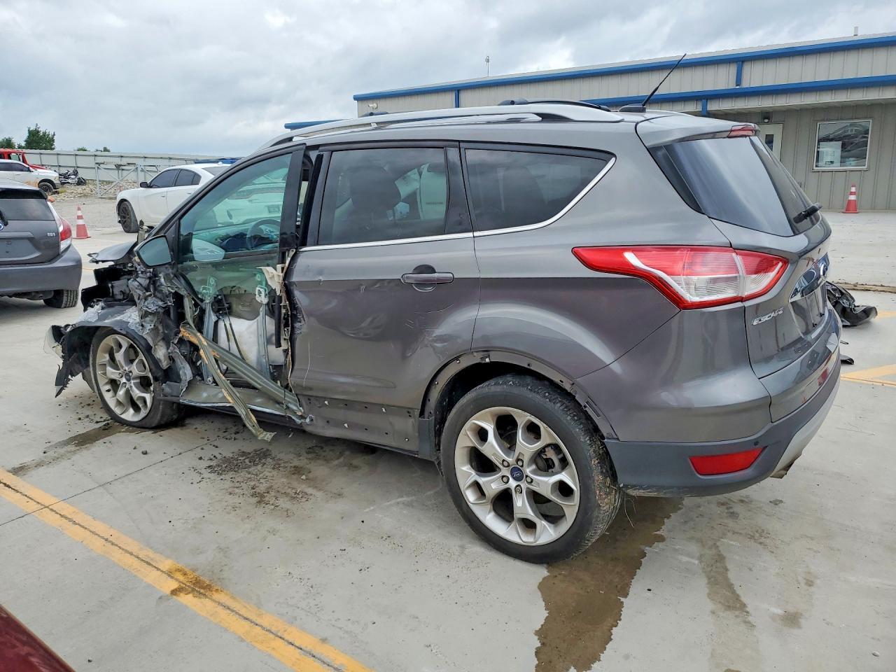 2014 Ford Escape Titanium - Image 2