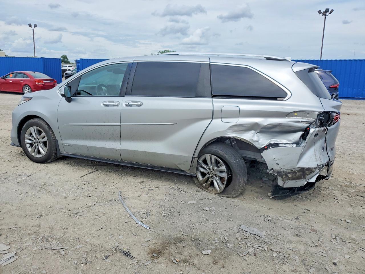 2021 Toyota Sienna Limited 7-Passenger - Фото 2