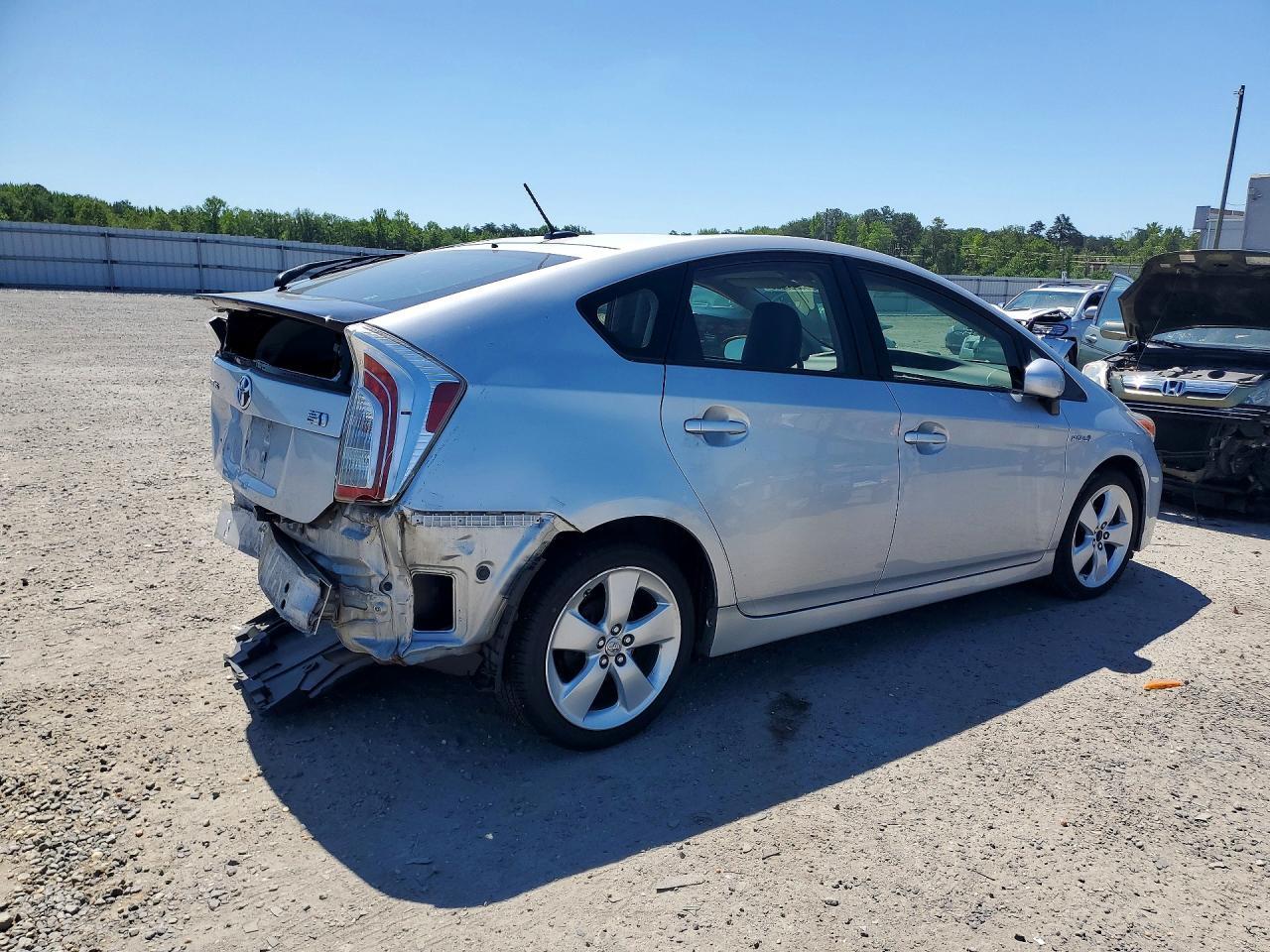 2015 Toyota Prius Five - Image 3