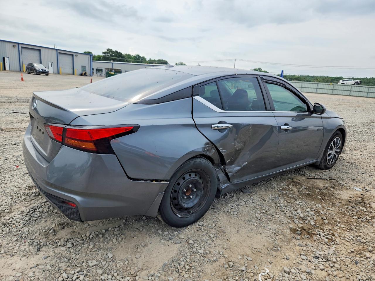 2020 Nissan Altima S - Image 3