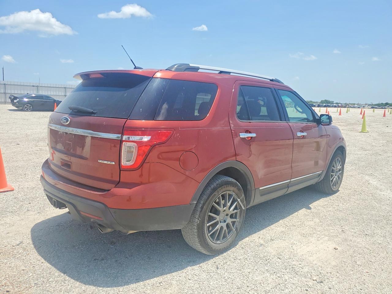2014 Ford Explorer Xlt - Фото 3