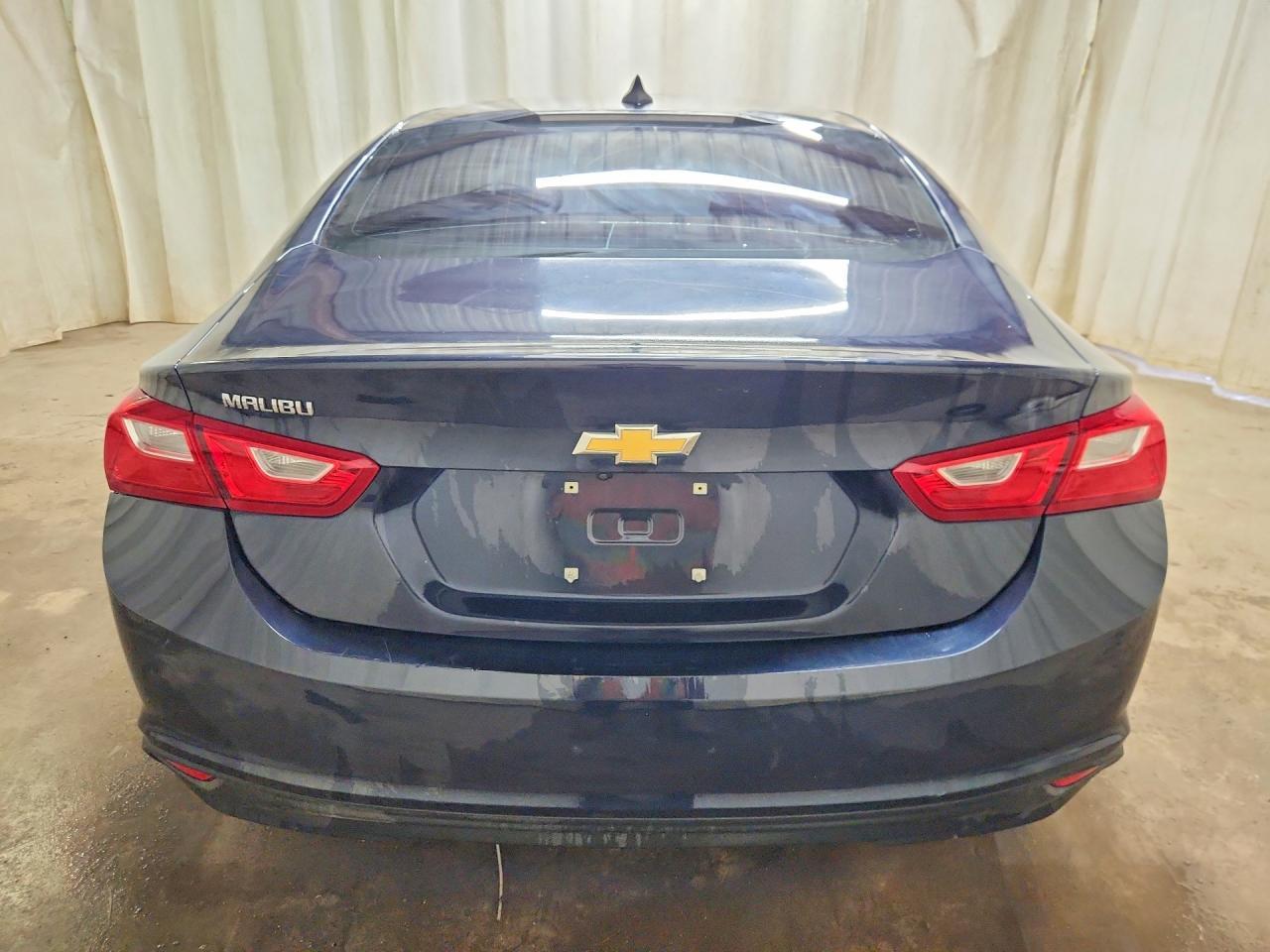 2017 Chevrolet Malibu Ls - Image 6