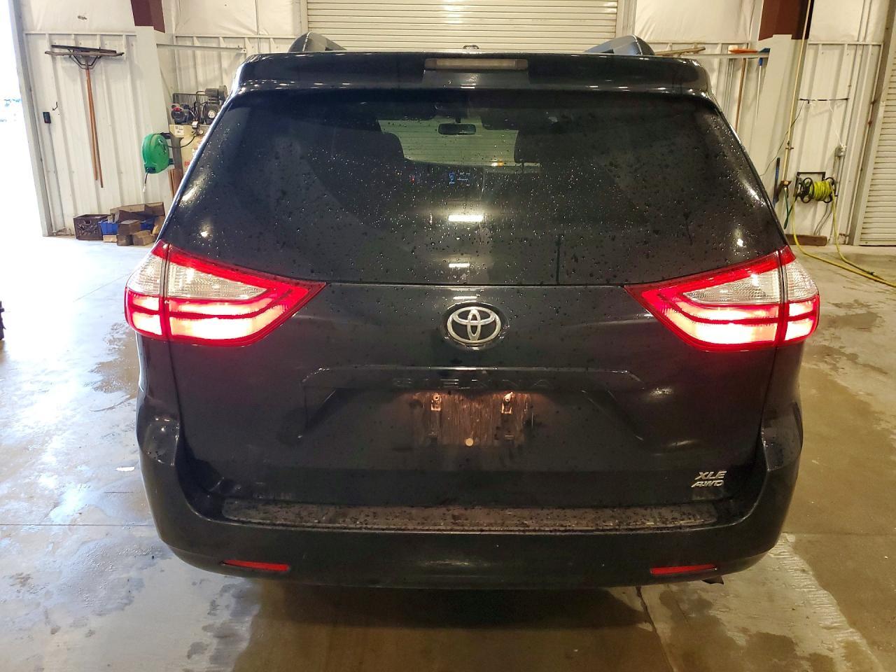 2016 Toyota Sienna Xle 7-Passenger - Фото 6