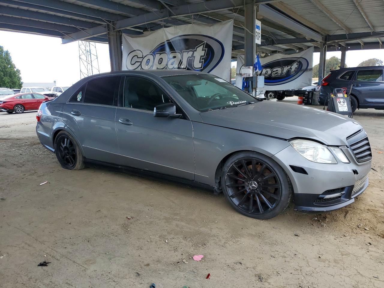 2011 Mercedes-Benz E 550 - Фото 4