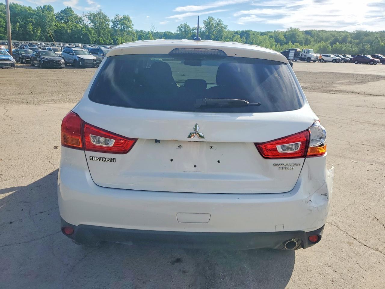 2015 Mitsubishi Outlander Sport Se - Image 6