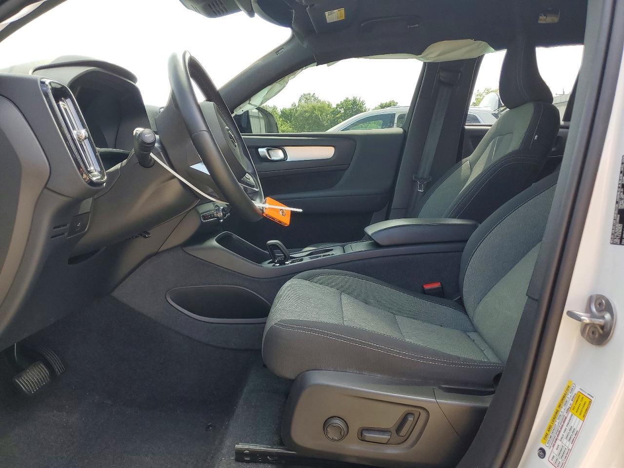 2024 Volvo Xc40 Core - Фото 7
