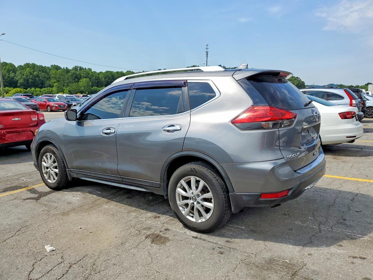 2017 Nissan Rogue Sv - Image 2