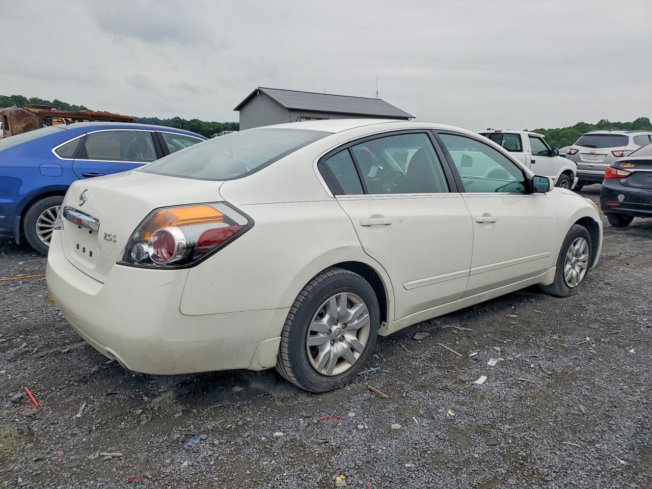 2010 Nissan Altima 2.5 - Фото 3