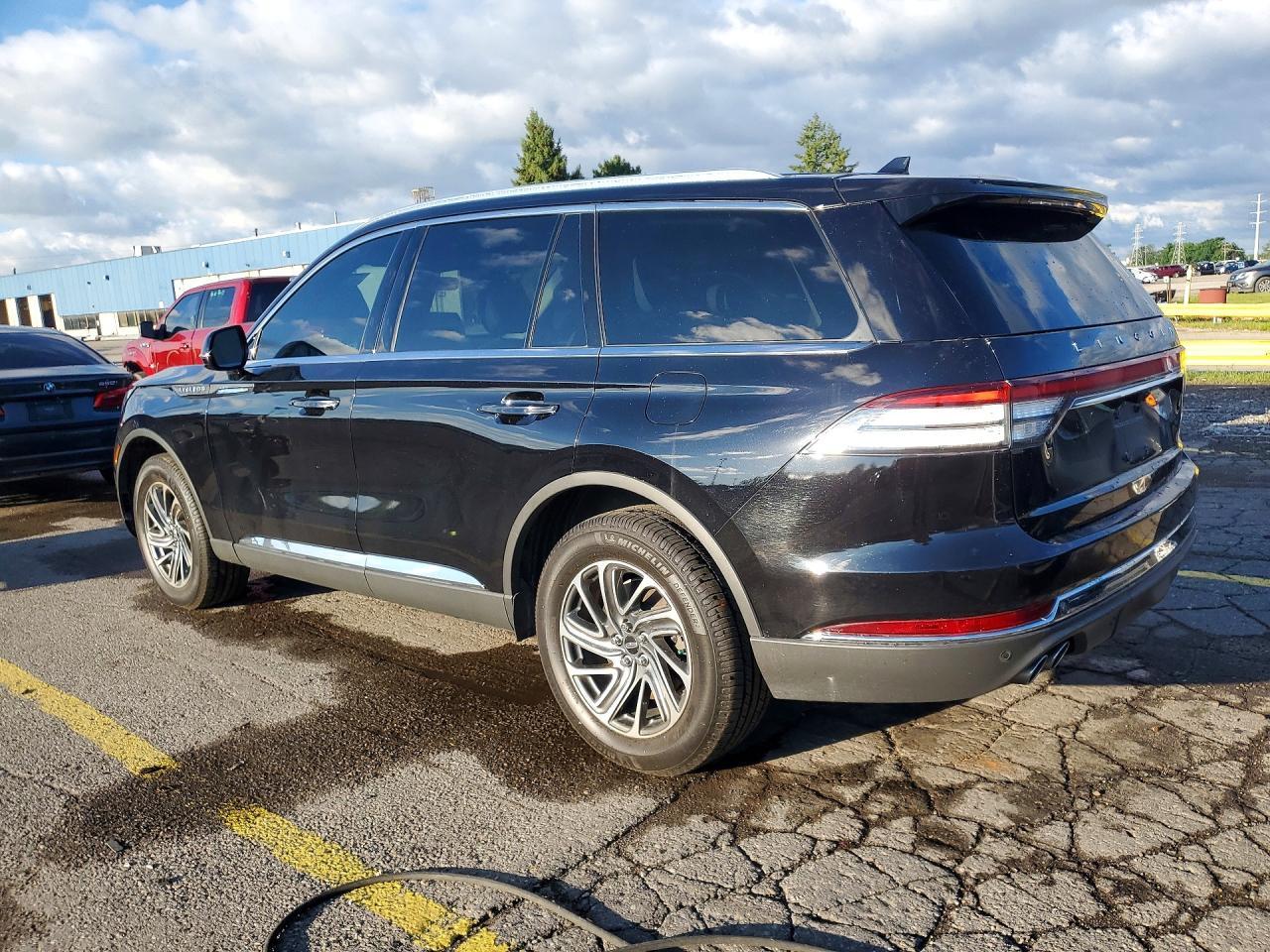 2021 Lincoln Aviator - Image 2