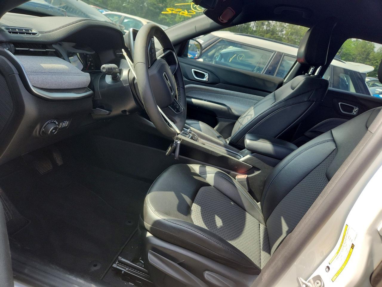 2025 Jeep Compass Latitude - Image 7
