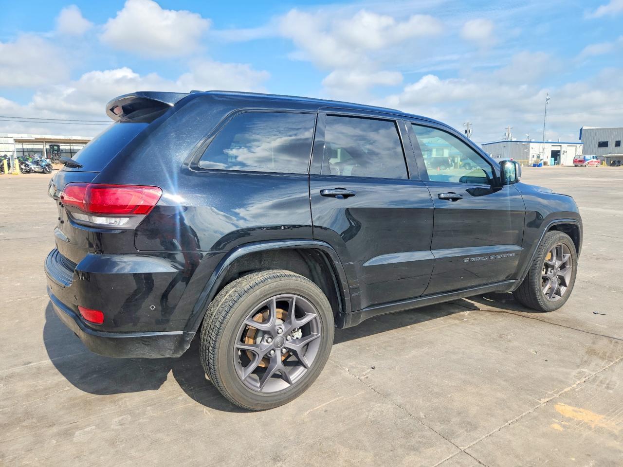 2021 Jeep Grand Cherokee - Фото 3