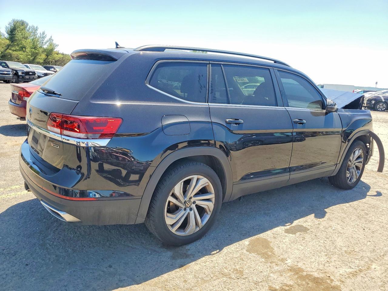 2022 Volkswagen Atlas Se - Фото 3