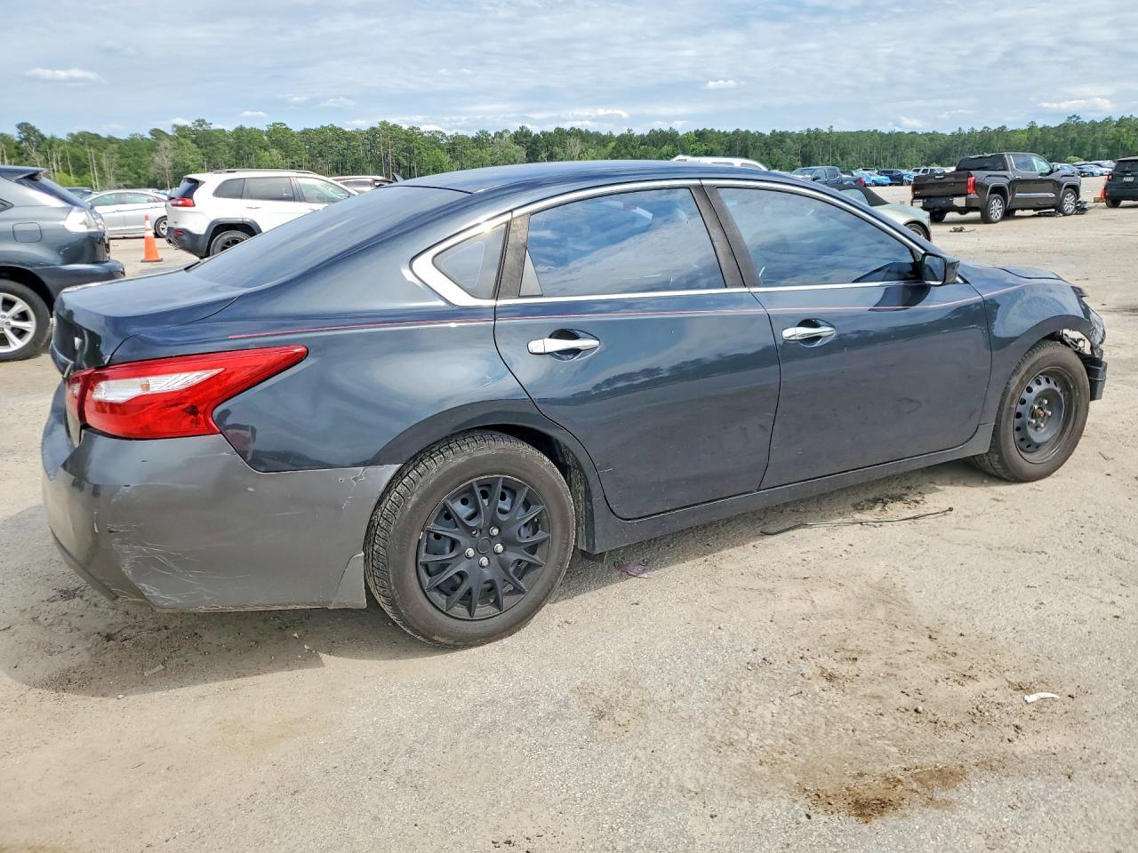 2017 Nissan Altima 2.5 S - Фото 3