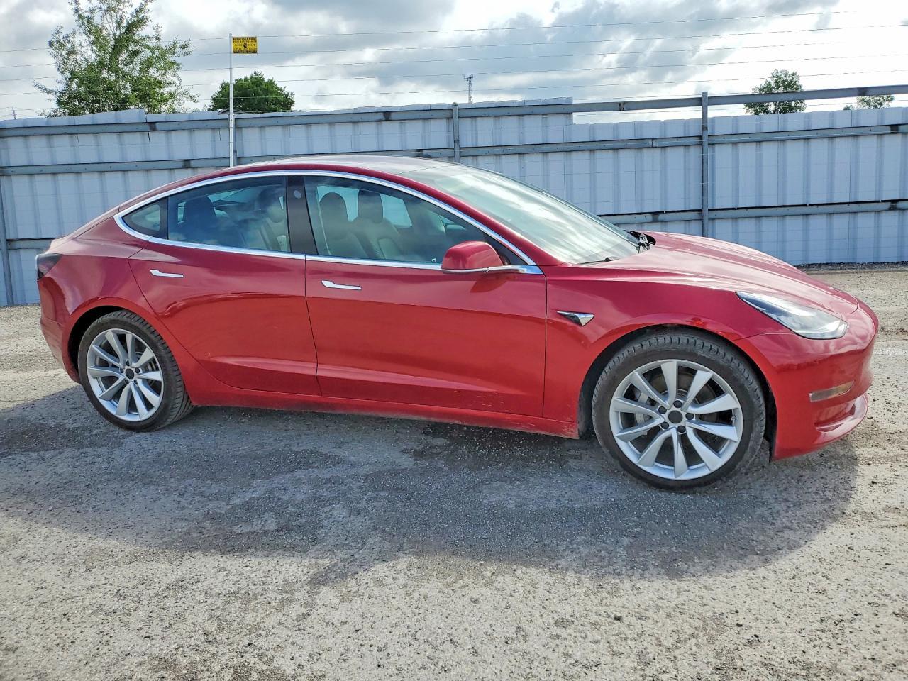2018 Tesla Model 3 - Фото 4