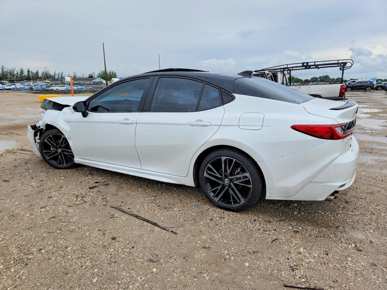 2025 Toyota Camry Xse - Фото 2