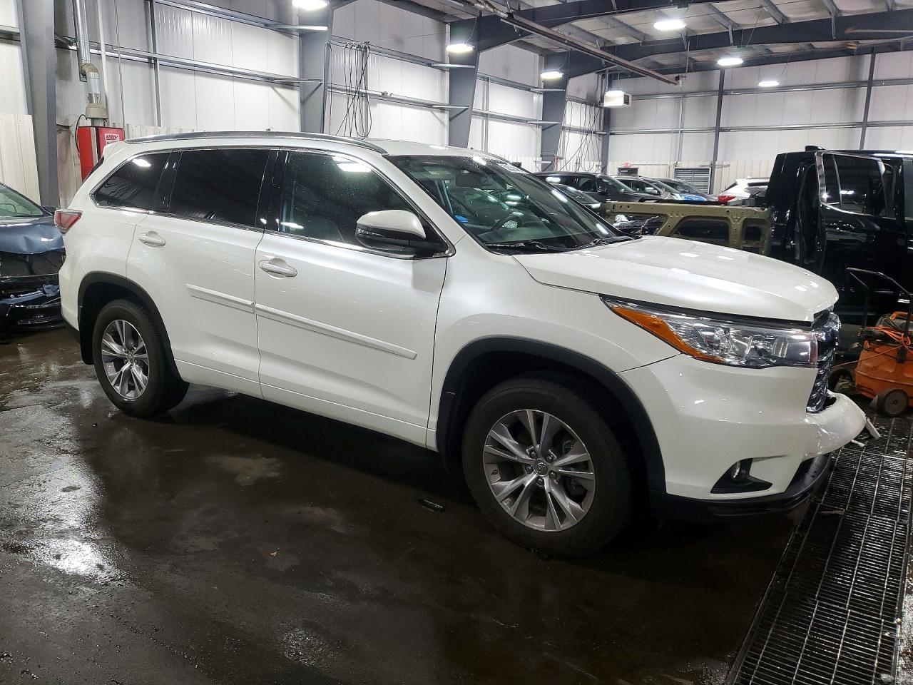 2015 Toyota Highlander Xle - Image 4