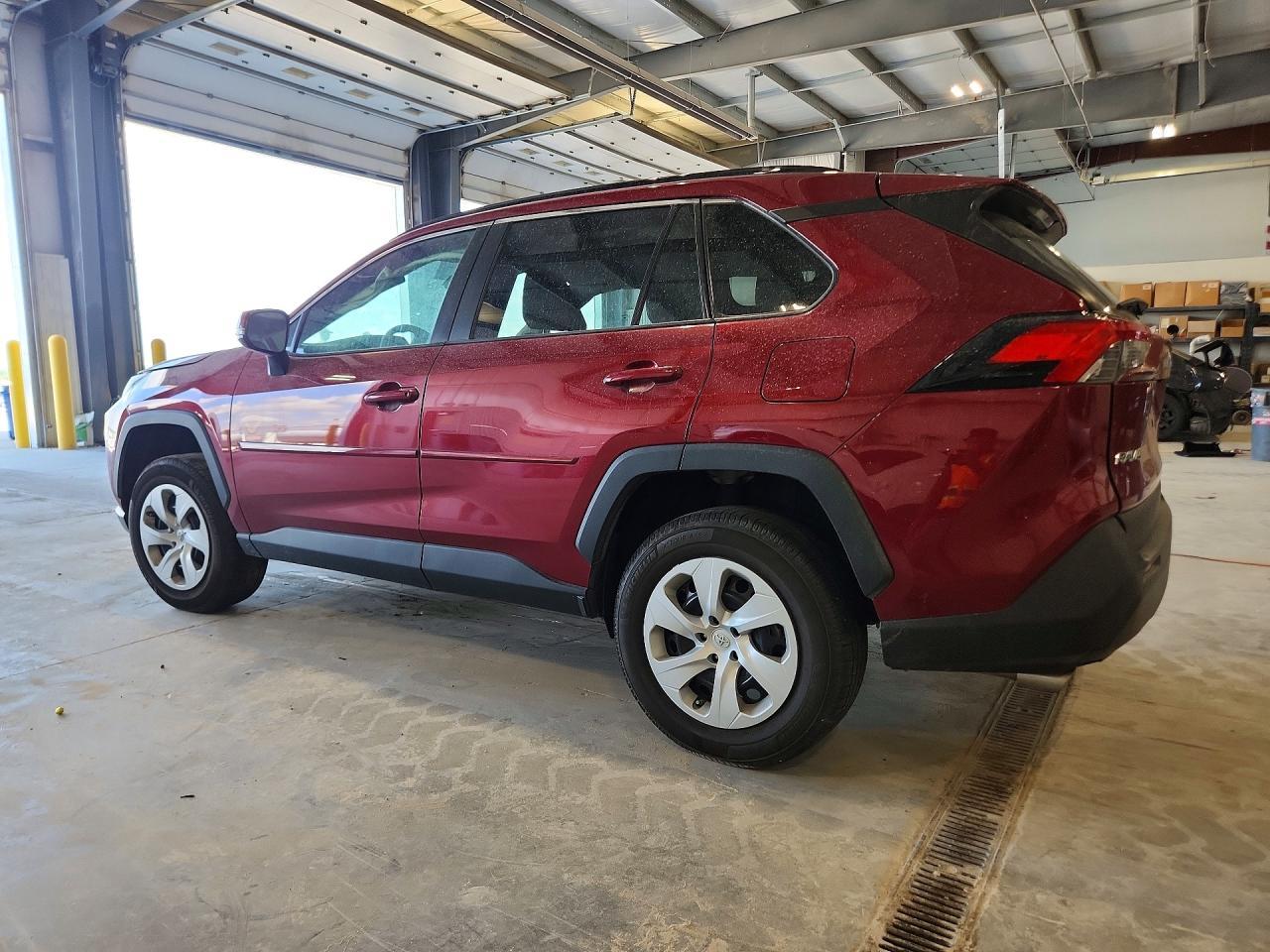 2021 Toyota Rav4 Le - Фото 2